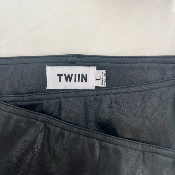 Wrap pleather skirt - Picture 2 of 3